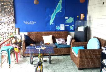 Bugoy Bikers Hostel has Balcony rooms
