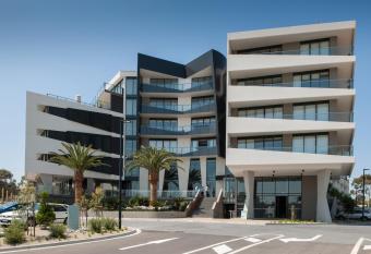 Caroline Serviced Apartments Sandringham allows 18 year olds to book a room