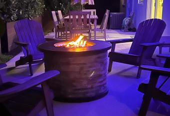 Luxe hideaway in Palm Beach Gardens has Balcony rooms