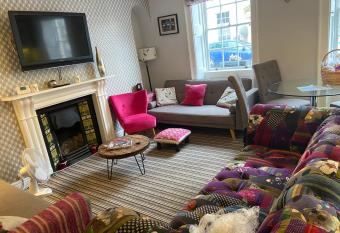 Rivers Street Georgian City Apartment has Balcony rooms