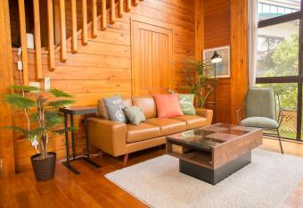                                                          Cottage HIBISCUS    has Balcony rooms