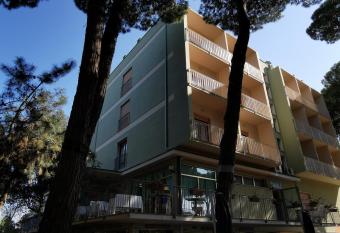 Hotel Pine Beach has Balcony rooms