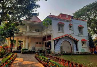 SWET APARAJITA has Smoking rooms