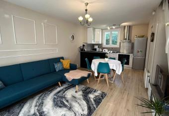 Maison Calme : -15min Paris/Orly has Balcony rooms