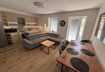 Apartm  ny De Luxe has Balcony rooms