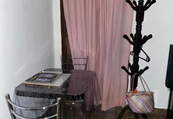 B.-Econ  mico y c  ntrico cuarto en renta-Ba  o Priva has Balcony rooms