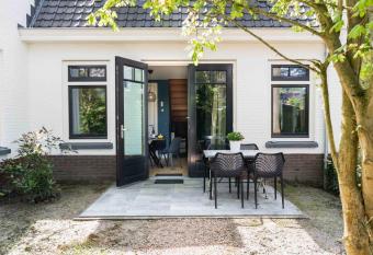 Hof Molenerve - gastenkamers en vakantiewoning has Balcony rooms