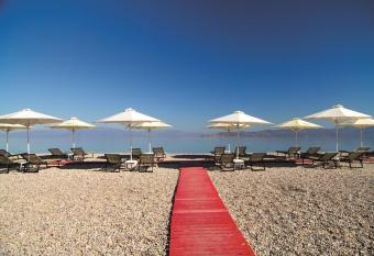               -Vrachati Family apartment has Balcony rooms