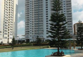 WIND RESIDENCES Tagaytay Condo STAYCATION has Balcony rooms