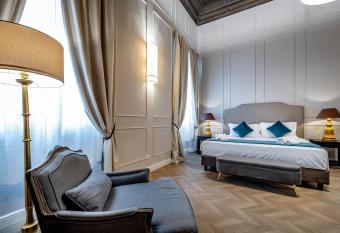 Residenza d epoca Poliziano has Balcony rooms