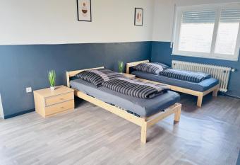 Monteurzimmer Leo 3 allows 18 year olds to book a room