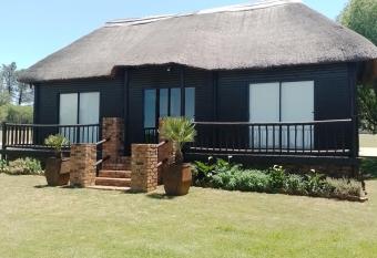 Vaal Zero-Three has rooms with a private hot tub