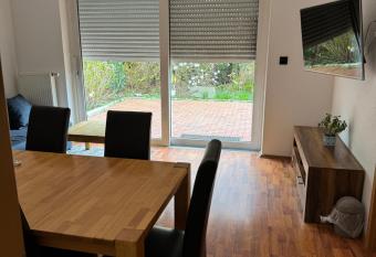 Sch  ne EG Wohnung mit TV, Wlan und K  che - Maria has Balcony rooms