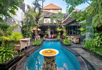 Kastara 4 BR Private Pool Villa NE49 has rooms with a private hot tub