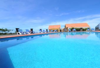 Residencial FAROL allows 18 year olds to book a room