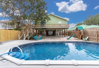 Zula Beach Vacation Home, Sleeps 16, Private Heated Pool, 4min Walk To The Beach, Pets Welcome, Fenced Yard has Balcony rooms
