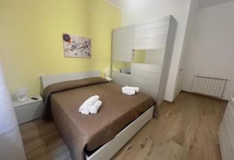 AFFITTACAMERE IL TEATRO has Balcony rooms