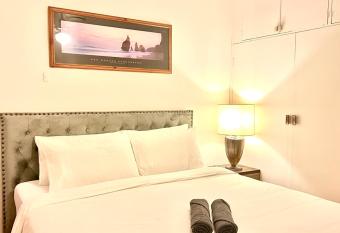 Cosy 5BR Home 10 minutes away from Melbourne Airport has Balcony rooms