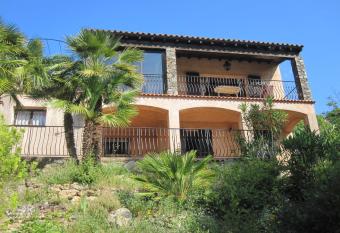 La Casa Paulette has Balcony rooms