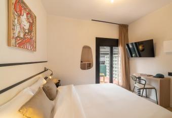 Hotel Robson - Smart Hotel allows 18 year olds to book a room