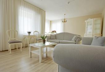 B  y  kada Apart Hotel - Karada   Apart allows 18 year olds to book a room