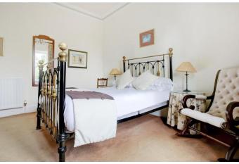 Kirkconnel Hall Hotel allows 18 year olds to book a room