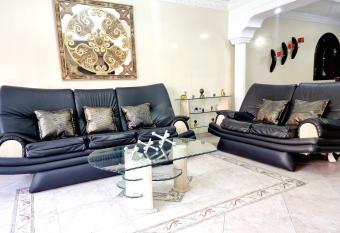 Hermosa casa en Bucaramanga allows 18 year olds to book a room