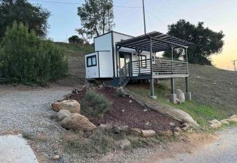 Tiny House - mountain views close to everything has Balcony rooms