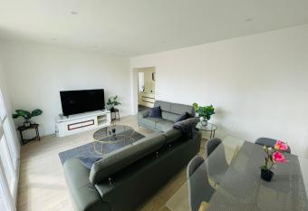 Appart spacieux - Porte Italie - Cr  teil 8 pers has Balcony rooms