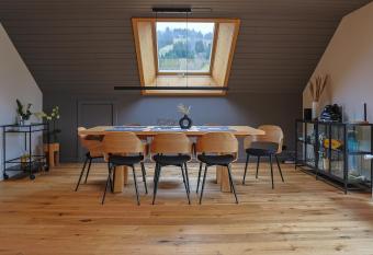 Edelschwarz Allg  u has Balcony rooms