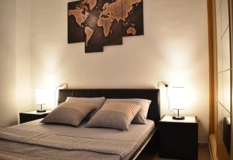 Apartamento Carteya allows 18 year olds to book a room