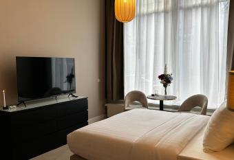 Hotel Grand Canal has Balcony rooms