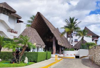 Wayak 301 has rooms with a private hot tub