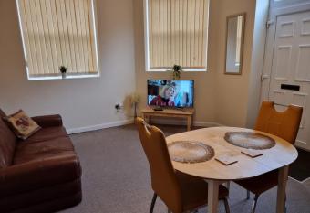 Loliz Pamper palace has Balcony rooms