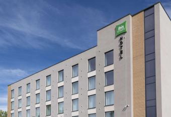ibis Styles Burton On Trent allows 18 year olds to book a room
