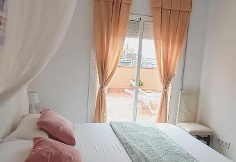 Cozy and sunny penthouse Fira BCN has Balcony rooms