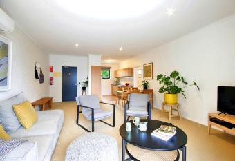 Lorne Surf Apartments has Balcony rooms