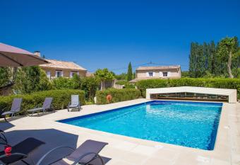 chambres d hotes Le Mas Julien piscine chauff  e adult only allows 18 year olds to book a room