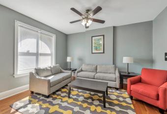 Historic First Floor Unit in STL allows 18 year olds to book a room