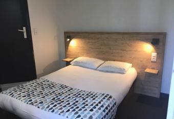 my HOTEL Bordeaux allows 18 year olds to book a room