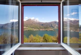 Stella Apartment on lake Como has Balcony rooms