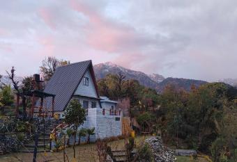 Coco Homes-Private villa allows 18 year olds to book a room