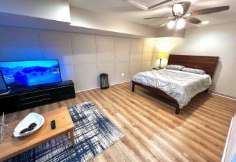 Private Studio in North Stamford allows 18 year olds to book a room