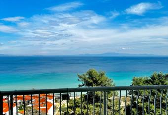 NIKOS SEA VIEW ROOM has Balcony rooms