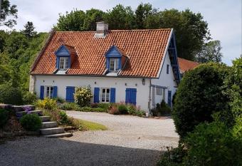 B&B au petit tambour d Autingues has Balcony rooms