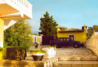 Vila Bronhi has Balcony rooms