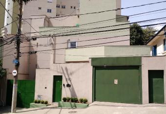 Hospedaria Lumo Domo Pra  a da   rvore has Balcony rooms