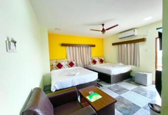 Goroomgo Coral Suites Puri Near Sea Beach with Swimming Pool - Parking Facilities has Balcony rooms