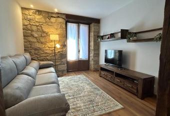 Kareharri Piso en Casco Viejo de Zarautz has Balcony rooms