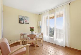 Le Mas Berliat F2 N  14 has Balcony rooms